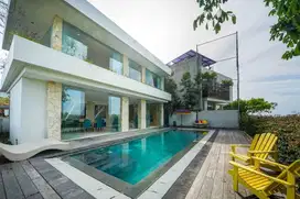 Dijual Villa Kawasan Mewah Golf-Front dengan View Laut di Pecatu