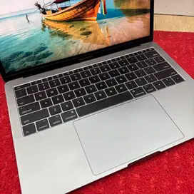 MacBook Pro 13 inch Retina 2017 SSD 256GB Non Touchbar Two Thunderbol