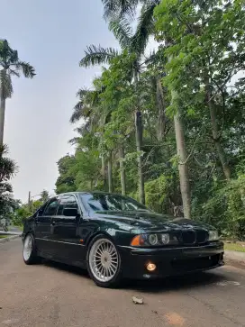 Bmw e39 528i 1997 ganteng siap pakaii