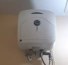 Dijual water heater ARISTON