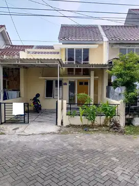 Rumah Bagus di Greenlake Mangrove Siap Huni
