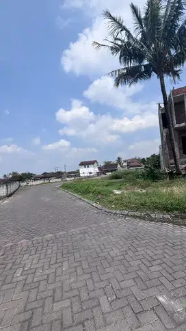 Villa Modern di Kawasan Wisata Batu – Cocok Hunian atau Investasi