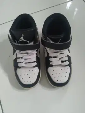 Jual sepatu anak