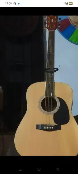 Gitar akustik tanam besi