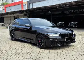 BMW 530i TOURING M SPORT 2025 KM 4000RB PERAK BIRU LIKE NEW