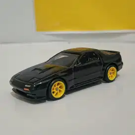 HW Custom - Mazda RX7 Savanna (Rubber Tires) Rivet Out