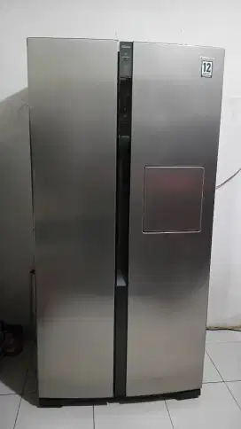 Dijual kulkas side by side merk panasonic masih ori