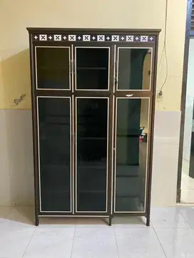 Dijual lemari piring