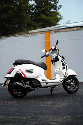 PIAGGIO VESPA GTS 150 KEYLESS SPECIAL EDITION 2023 MURAH BISA KREDIT