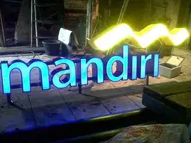 HURUF TIMBUL AKRELIK LAMPU