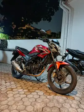 Cb 150 R 2013 warna merah