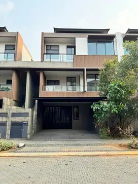 Dijual Cepat Rumah 3 Lantai Cluster Kazumi - The Zora BSD, Ada Lift