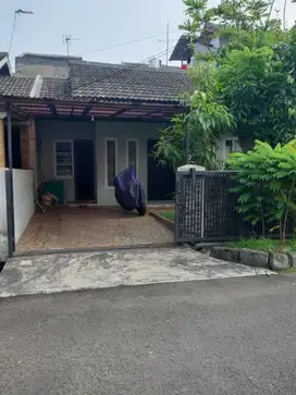Rumah Terawat 10 Menit ke Gerbang Tol Pamulang LT 144 Bisa KPR J-30777