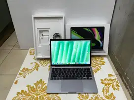 Macbook Pro 13 inch M2 8GB 512GB Second Mulus Fullset