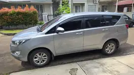Mobil Bekas Kijang Toyota Innova Silver Metallic