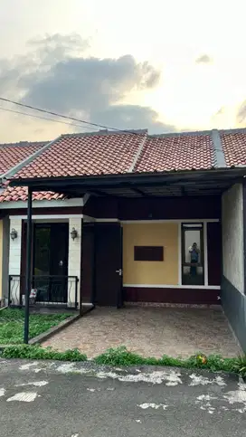 Rumah Siap Huni Dekat Trans Studio Mall Cibubur Hadap Timur J-32257