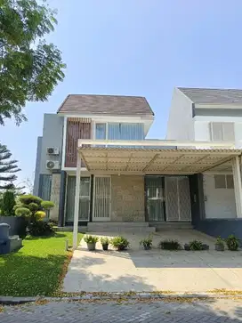 Row Jalan 3 Mobil Rumah Surabaya Barat di Citraland Somerset