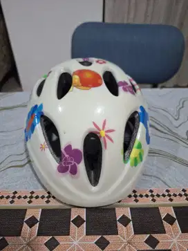 Helm anak sekuter/sepeda