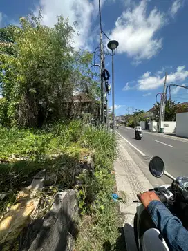 Land for sale on the main road of Kayutulang Selatan