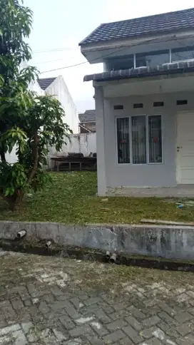 Dijual Rumah di Cluster Britain House