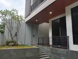 Rumah Mewah Sentul City Dekat AEON Mall