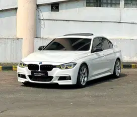 BMW 335i Luxury CBU F30 CBU F30 2012 / Full Modified