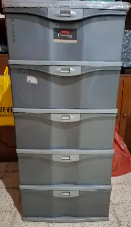 Laci Container Lion Star 5 susun