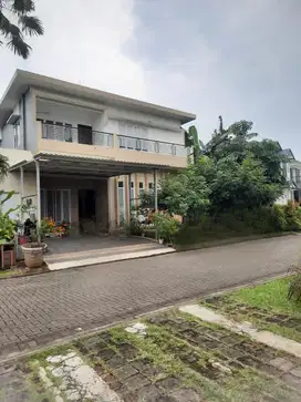 DIJUAL Rumah Bagus dan Asri di Cluster Chadna Avani BSD Tangerang