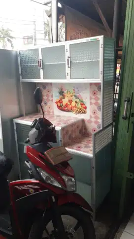 Lemari rak makan