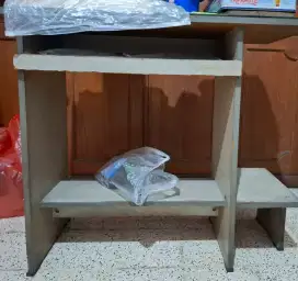Meja Komputer (model lama)