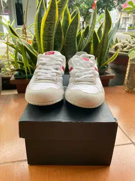 Sepatu Onitsuka Tiger Serrano
