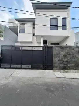 Rumah baru siap huni di Kayumas Jakarta Timur