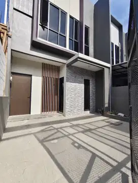 Rumah Baru 2 Lantai Lebar 6 Dekat Unair, Mojo, Gubeng, Dharmahusada