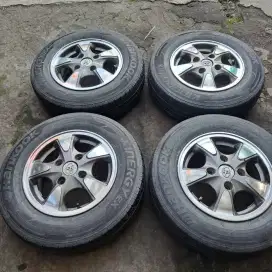 Xeni ring 13 velg dan ban xenia bisa buat cary futura ss