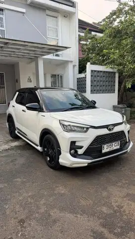 very low km raize gr sport two tone putih full original tgn pertama