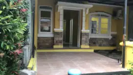 DI KONTRAKKAN MURAH 1/2 Tahun Rumah di Kowis Cibubur