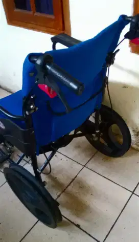 Kursi Roda Merk  ( AVICO ) Mulus