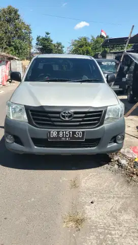 Dijual Toyota Hilux Single cabin 2011 Bensin