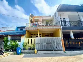 Rumah 2 Lantai SHM 10 Menit ke Stasiun Pondok Cina Hadap Utara J-20096