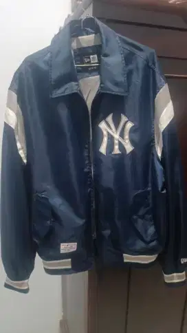 Di jual cepat harga murah Jaket NY dan Kacamata Ray Ban original 2.5jt