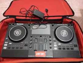 Alat DJ numark mixtream pro support flashdisk dan layar sentuh