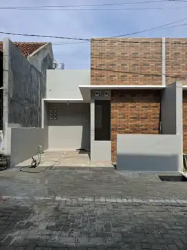 Rumah Ready Bangunan Baru di Permata Grafika  Banyumanik Semarang