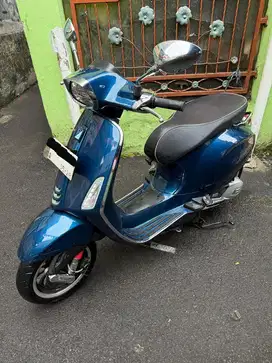 Vespa Sprint 150 iGet ABS Tahun 2023