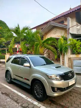 Fortuner VNT A/T Diesel Original Full Variasi Terawat Istimewa