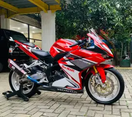 HONDA CBR 150 RR
