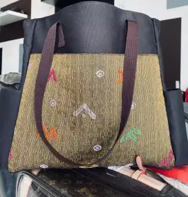 Tas wanita tenunan daerah bugis sulawesi selatan