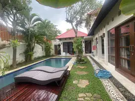 Sewa Villa Luas di  Petitenget