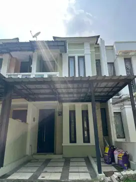 Rumah SHM 2 Lt Hadap Utara 10 menit ke Plasa Cibubur Siap KPR J-35902