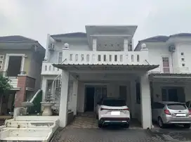 Rumah LT 128 Hadap Selatan 7 Menit ke Living Word Kota Wisata J-34736