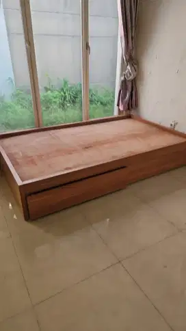 Jual tempat tidur kayu